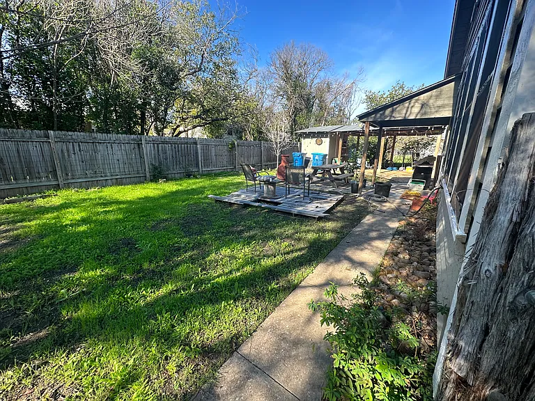 225 Hamilton St — Photo 8