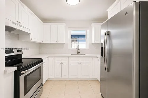 3231 SW 25th St #2 Photo 1