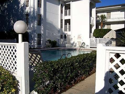 Single Entryway