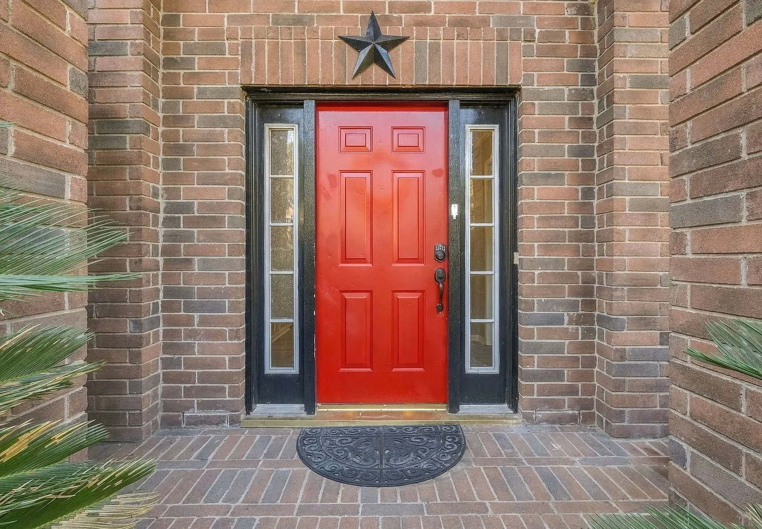 4 bed, 2.5 bath, 2376 sqft, $2,075 — Photo 3