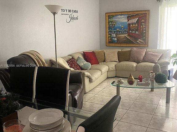 3rd image of 1950 W 54th St APT 105