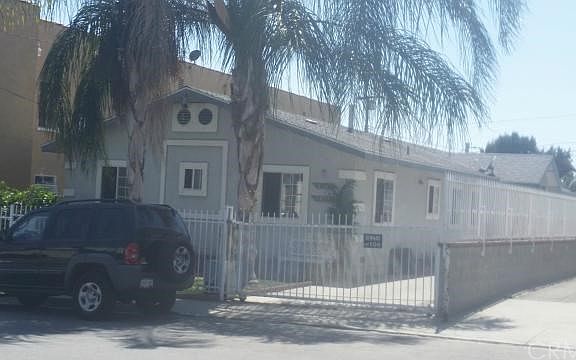 2nd image of 1059 N Alma Ave