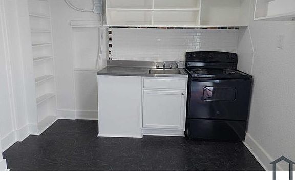 4th image of 1517 Lazy Ln