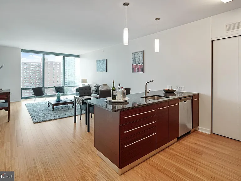 2101 Market St #405 — Photo 3