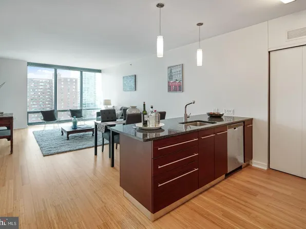2101 Market St Unit 405, Philadelphia, PA 19103