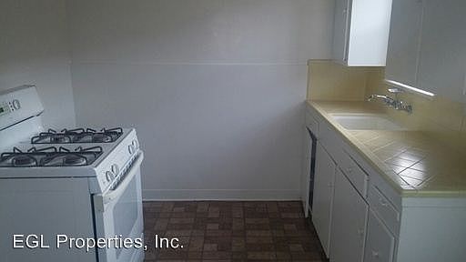4th image of 1131 W 95th St