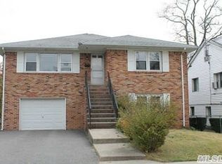 12 Kirkwood Rd, Port Washington, NY 11050