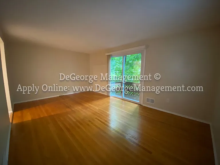 Sterling Square Townhomes — Photo 29