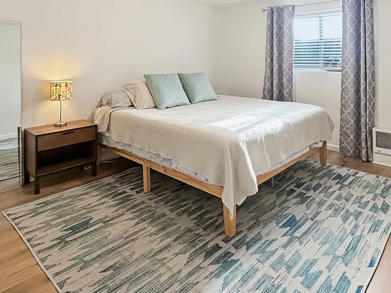 2405 W Elizabeth St — Photo 11