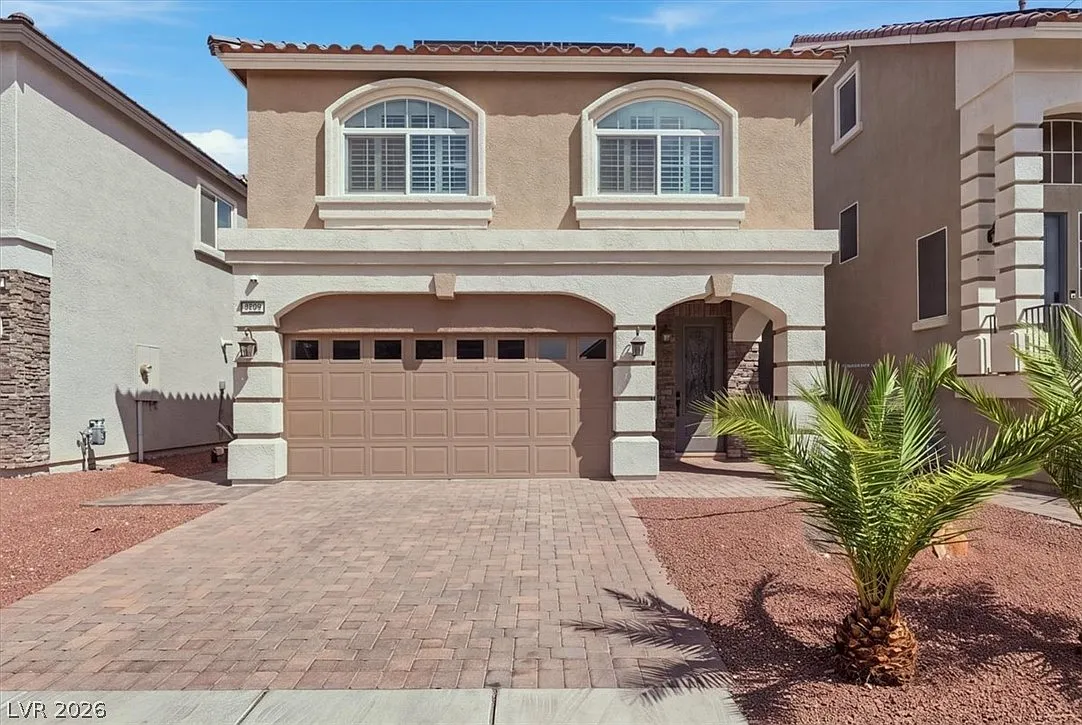 5 bed, 2.5 bath, 2290 sqft, $2,499 — Photo 1