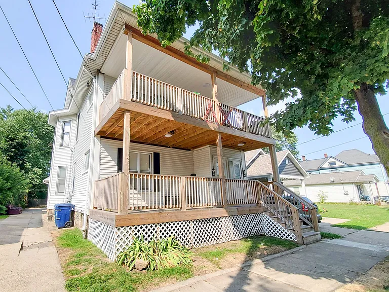 234 W 3rd St — Photo 1