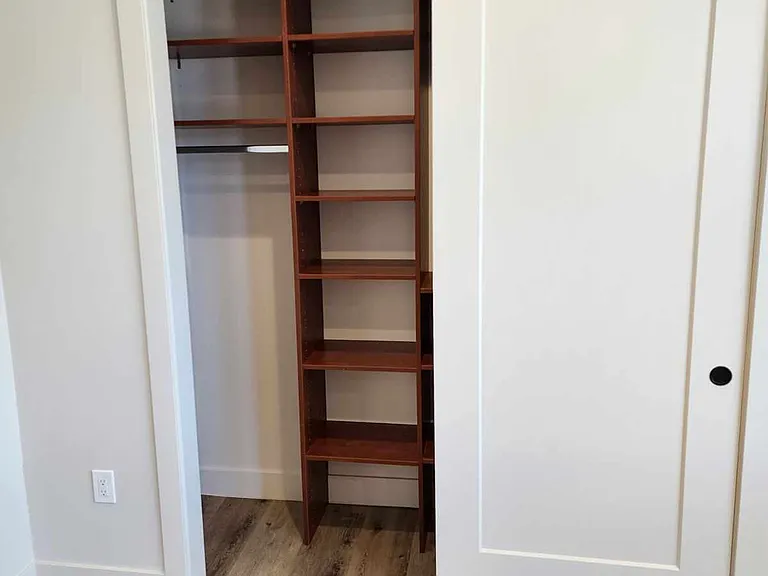 S 100 E — Photo 8