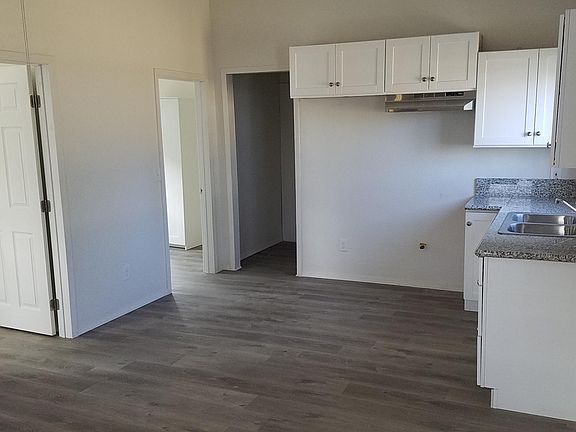 5th image of 1120 W 6th St