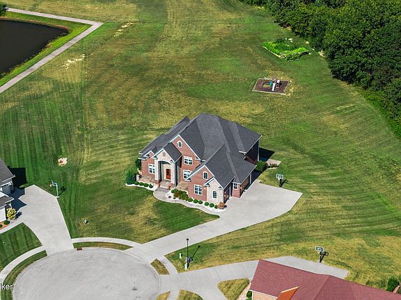 4th image of 142 Waterside Dr