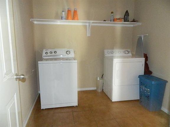 5th image of 1105 Honeywell Dr