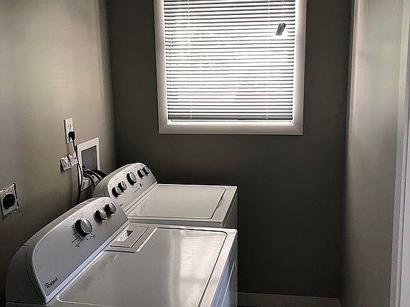 4th image of 400 Arthur St NW