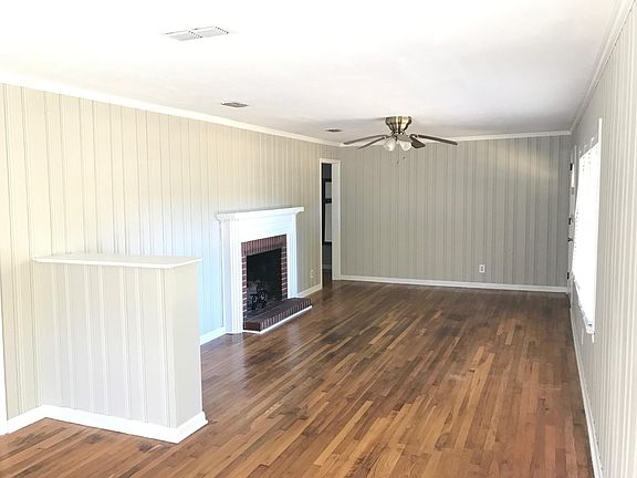 4th image of 1301 Elwell Dr