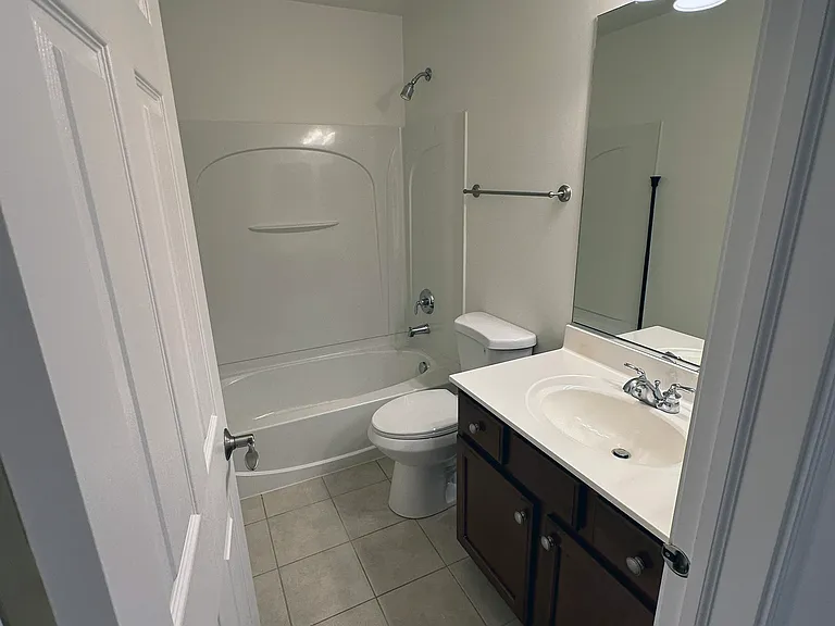 560 Lancaster Dr #560 — Photo 18
