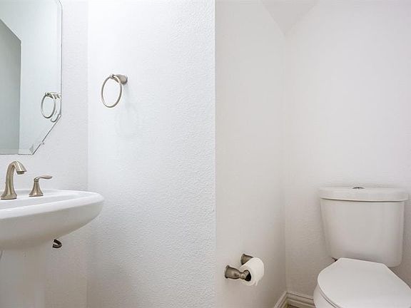 5th image of 2648 Jacobson Dr