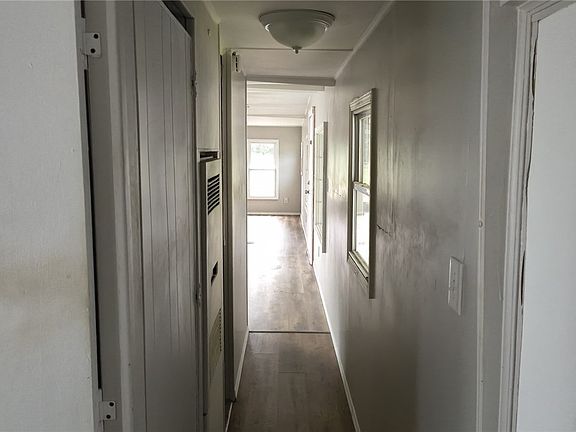 4th image of 8162 Russell Ln