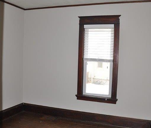 3rd image of 605 E Lloyd St