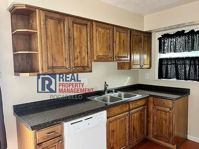 1154 W Eldredge Rd — Photo 5