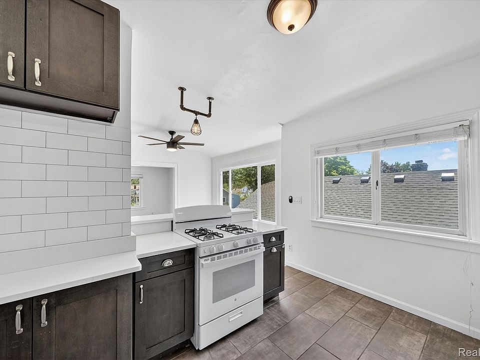 351 Edgewood Pl, photo 7