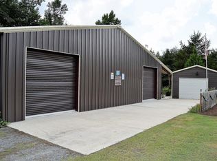 1604 Sandy Point Rd, Knoxville, GA 31050