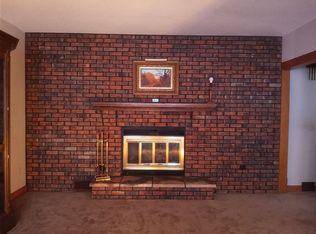 200 Rodney Ave, Walnut, IL 61376