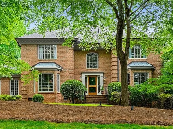 211 Staunton Dr, Greensboro, NC 27410