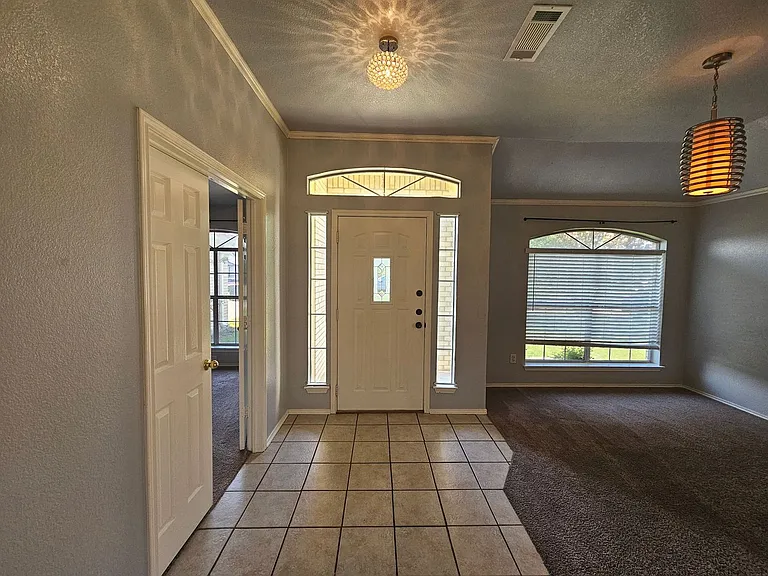4507 Twin Oaks Cir — Photo 3