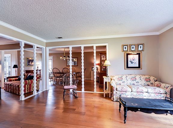 3rd image of 2618 Northview Dr