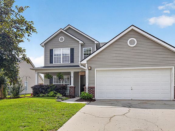 3rd image of 426 Dovetail Cir