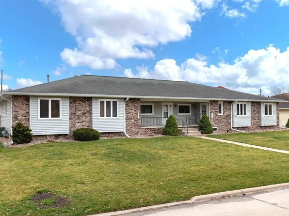 4606 9th St #1, East Moline, IL 61244