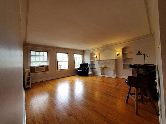 4th image of 6107 N Francisco Ave #2N