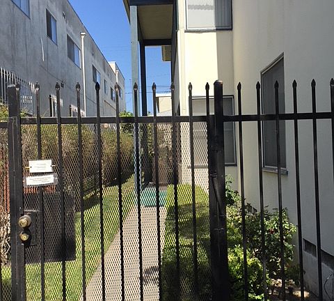 5th image of 2025 S Sherbourne Dr