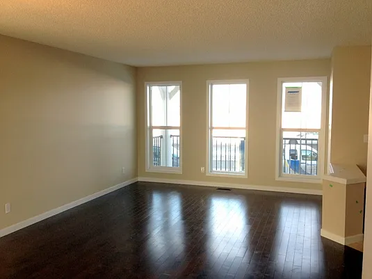 1729 New Brighton Dr SE — Photo 3