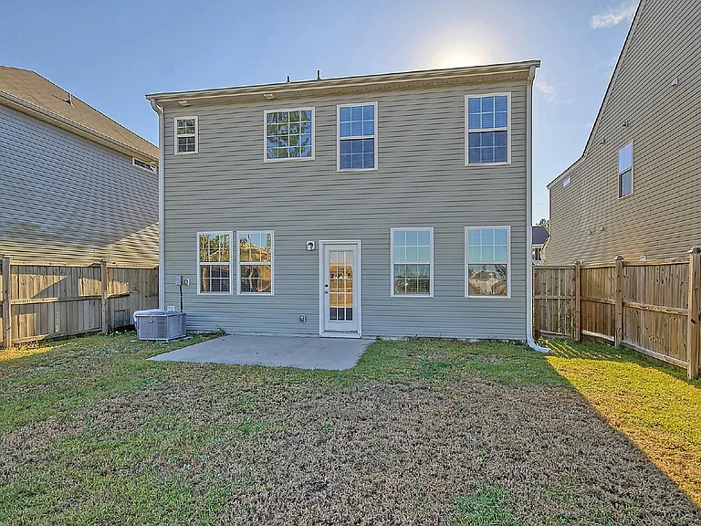 838 Redbud Ln — Photo 22