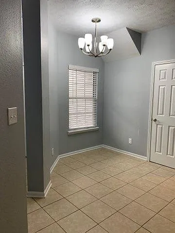 2 bed, 1049 sqft, $1,500 — Photo 4