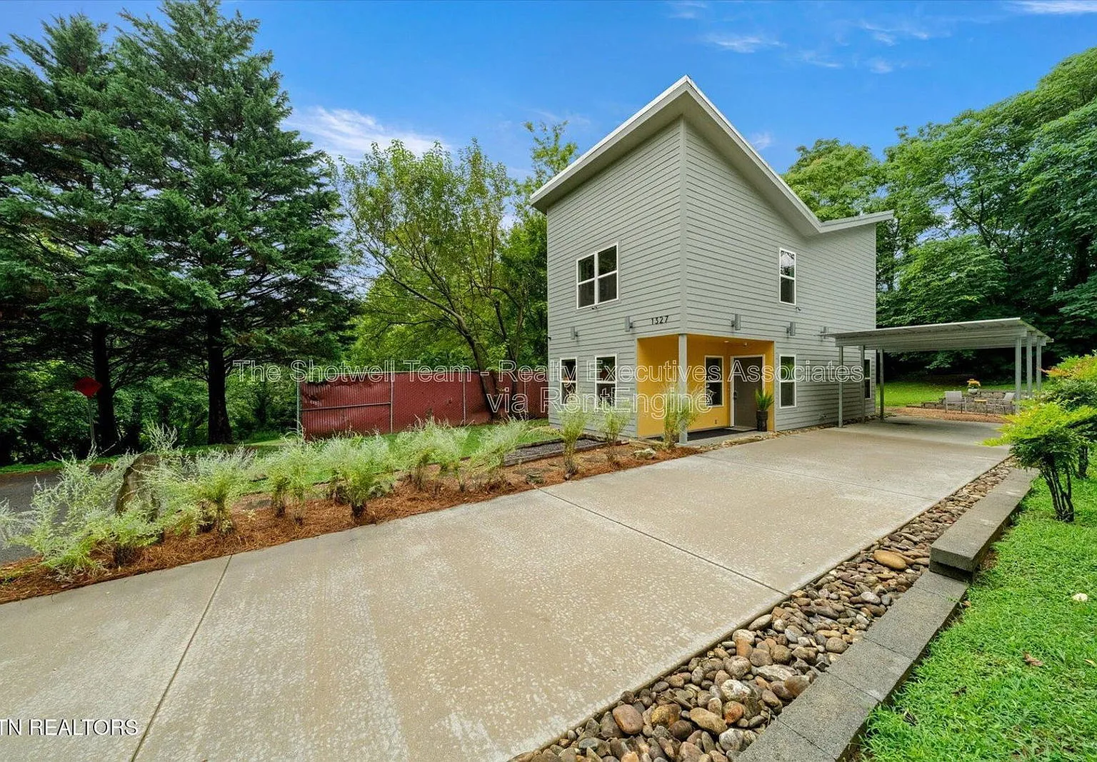2 bed, 2.5 bath, 1195 sqft, $2,195 — Photo 1