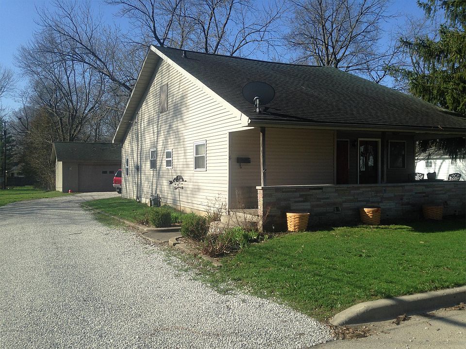 1st image of 904 W Columbia St
