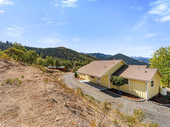 4th image of 886 Humbug Creek Rd