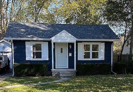 1040 Michigan Ave photo 1