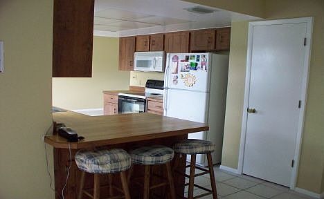 Kitchen Breakfast Bar