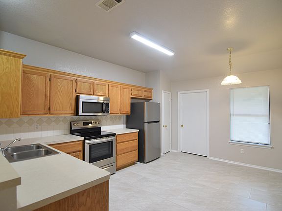 4th image of 313 Janelle Dr APT B