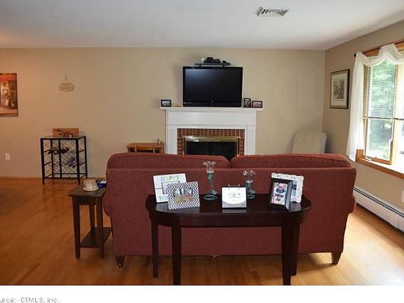 5th image of 129 Buckley Hill Rd