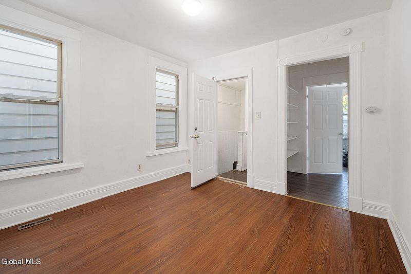 5th image of 627 3rd Street