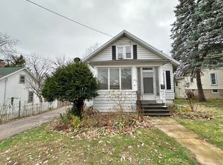 625 Eastview St, Elgin, IL 60120