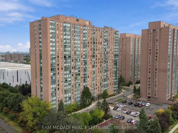 135 Hillcrest Ave #510, Mississauga, ON L5B 4B1