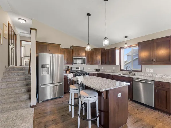 1101 8th Ave SW, Isanti, MN 55040